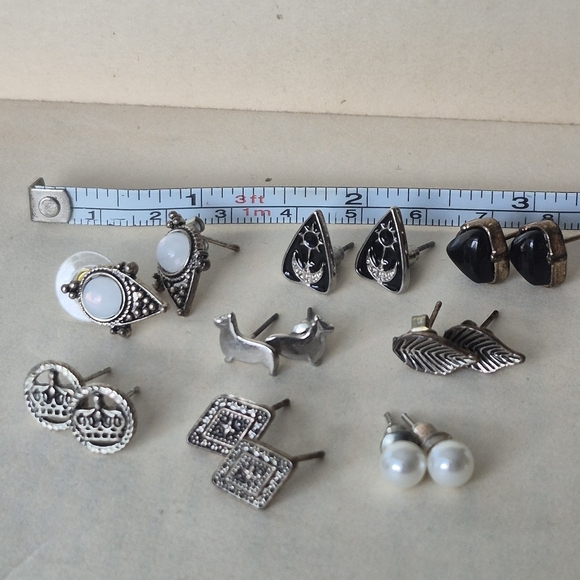 8 Pairs OfAssorted Silver and Black Earrings Set - Picture 5 of 8